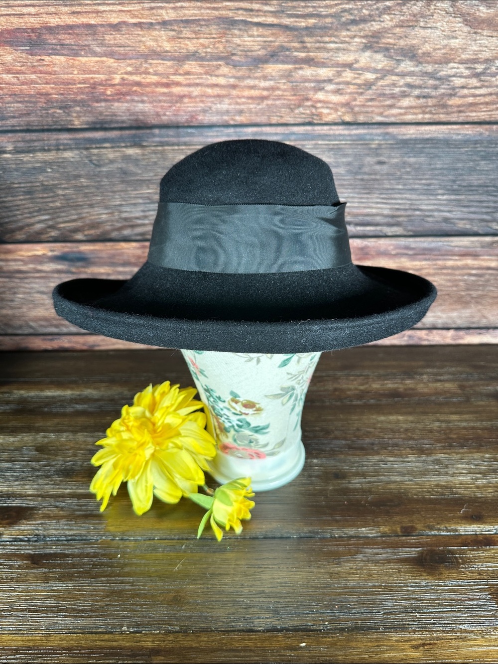Neiman Marcus Makins Black Felt Sun hat with Satin Band